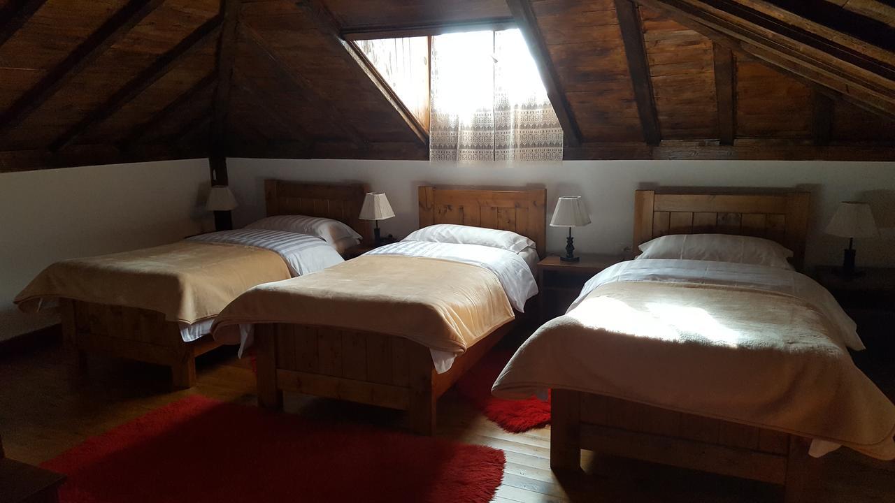 Hotel Bujtina e Bardhe Korce Buitenkant foto