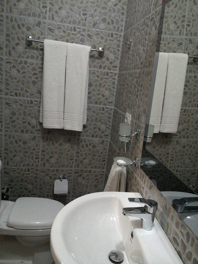 Hotel Bujtina e Bardhe Korce Buitenkant foto