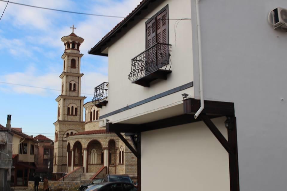 Hotel Bujtina e Bardhe Korce Buitenkant foto